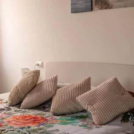 Baco Da Seta アパートホテル 4*