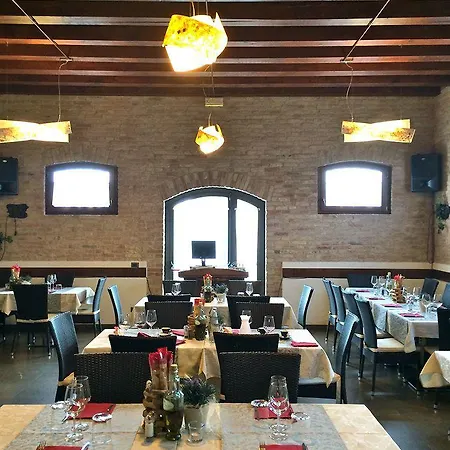 Baco Da Seta Con Piscina - Venezia 4*